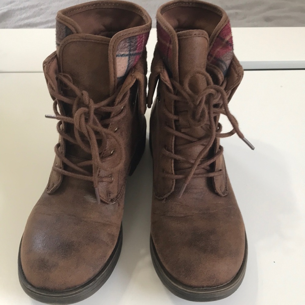 Brown American Eagle ankle boots size 7